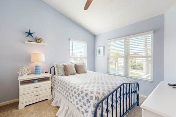 Golf Course View front condo with pool and private beach access snowbird friendly