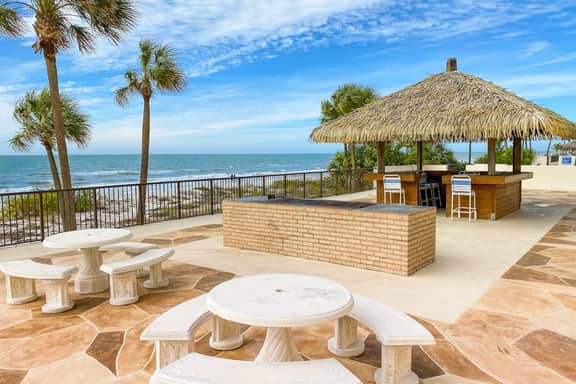 Oceanfront condo w stunning views fully equipped kitchen shared hot tub pool