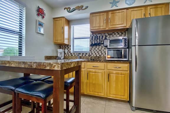 Charming getaway across the street from sparkling waters of Redington Beach