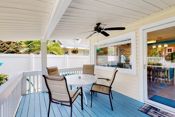 3 Cozy Cottages with Kitchens, AC & Shared Yard