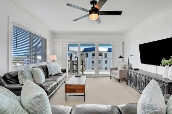 Perfectly poised condo with fabulous Gulf and Intracoastal views