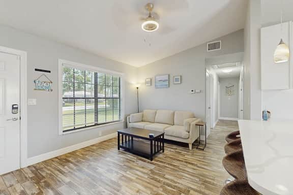 Dog friendly getaway with enclosed yard central AC and WD snowbirds OK
