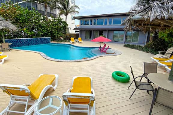Beachfront penthouse with pool great views and pool table