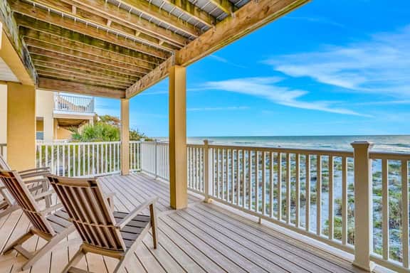 Charming Gulf front condo w/ balcony full kitchen central AC and WD
