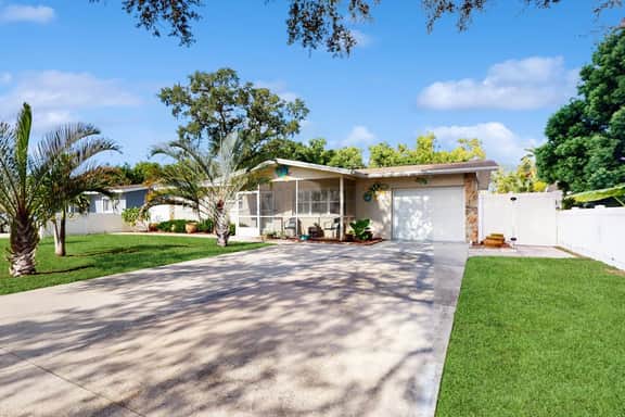 Pinellas Trail Retreat | Near Beaches, Parks & Dining