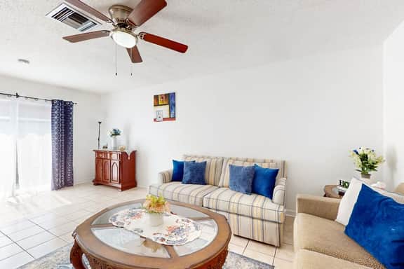 Centrally located dog friendly comfortable home with AC and WD