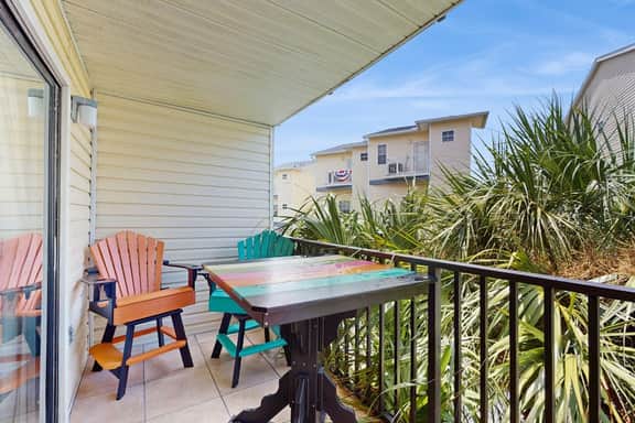 Snowbird Friendly Townhouse with WiFi and Central AC