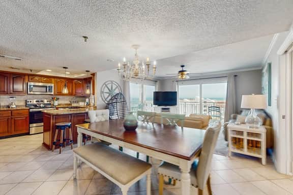 Beachfront corner condo w private balcony heated pool hot tub picnic tables