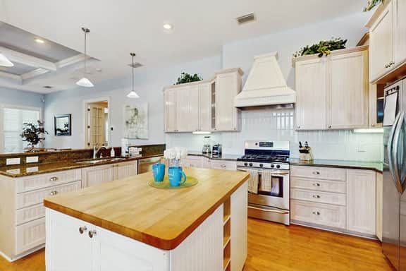 Single Story Home w Private Pool Fenced BackYard Gas Grill Fireplace and AC