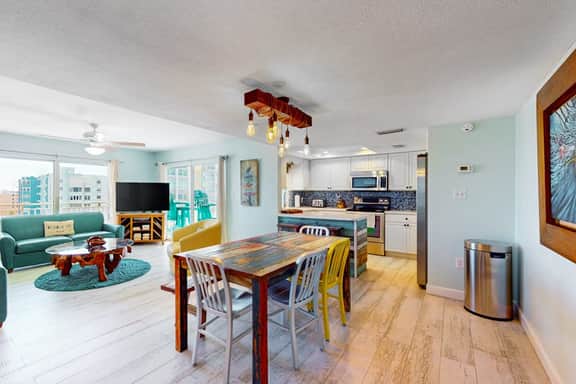 Custom beachfront condo w private balcony views heated pool hot tub AC