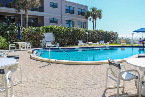 Chic and comfortable Gulf front condo snowbird and dog friendly pool beaches