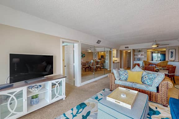 Chic and comfortable Gulf front condo snowbird and dog friendly pool beaches