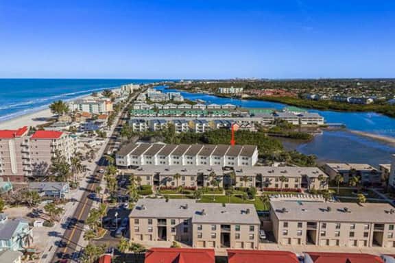 Water views and across the street from Gulf of Mexico Loft AC Beach Gear
