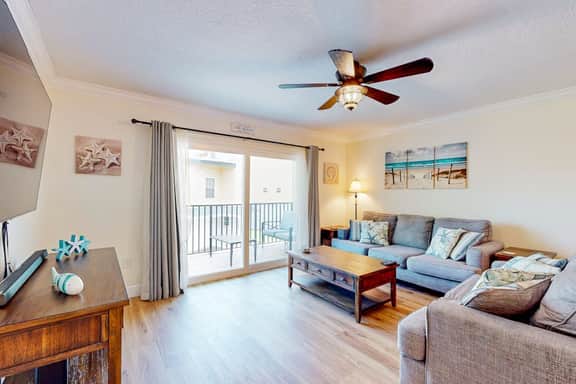 Flip Flops and Fun Furnished Balcony Bay View Pool Across from Beach