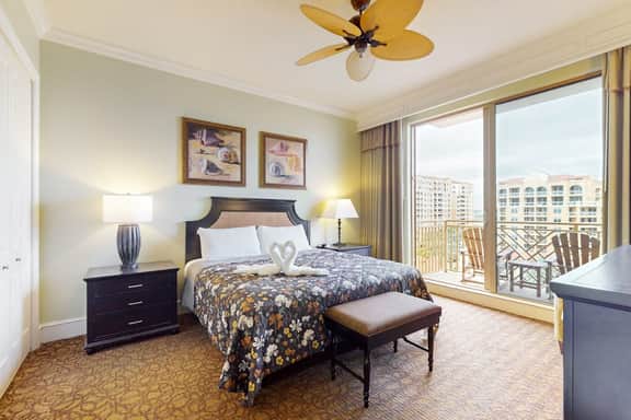 City View condo with beach access pools hot tub gym AC and WD