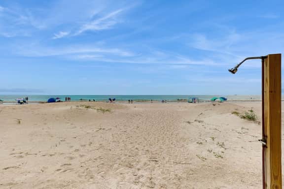 Gulf front condo ground floor beach access full kitchen and central AC
