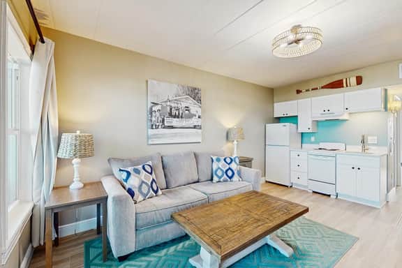 Gulf front condo ground floor beach access full kitchen and central AC