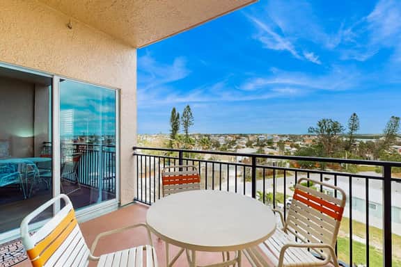 Intracoastal view condo with pool hot tub and marina access walk to beach