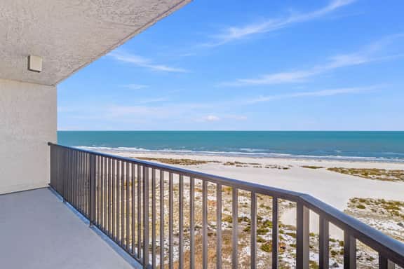 Waterfront Resort Gulf View | Pool & Beach Access