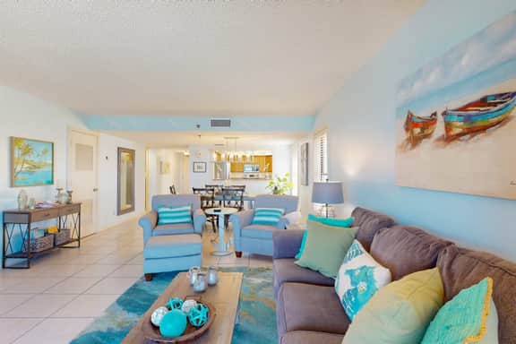 Beachfront Condo w/Gulf Views, Pool & Sauna