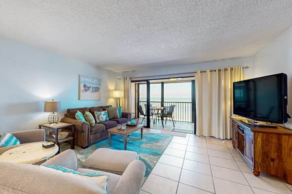 Beachfront Condo w/Gulf Views, Pool & Sauna