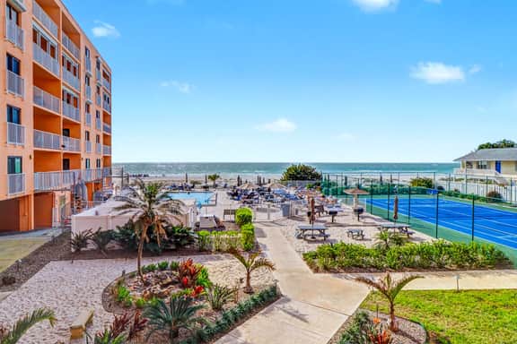 Snowbird friendly beachfront condo with pool tennis and AC dog friendly