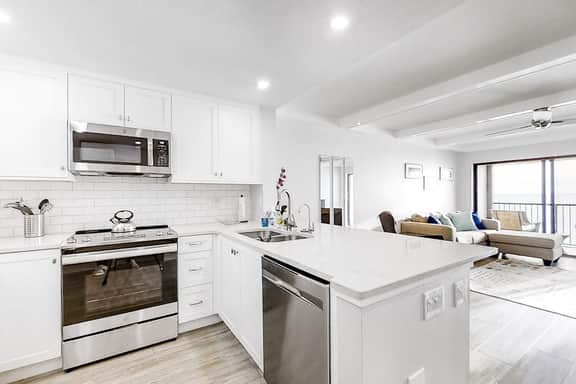 Fun and Bright Beachfront Condo W Shared Pool Pool Spa Gulf View and Free WiFi