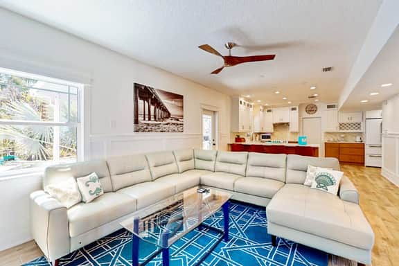 Beautiful Estate on Millers Bayou with Free WiFi Game Room Firepit and Hammock
