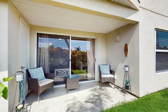 Beautiful condo near beaches and activities with pool access and golf course view - Image 5