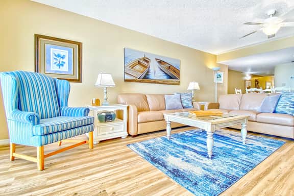 Beachfront coastal condo with private balcony WD on site pool and grills - Image 3