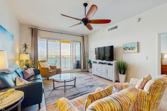 Dog friendly bayfront 4th floor condo with bay views heated pool and spa WD