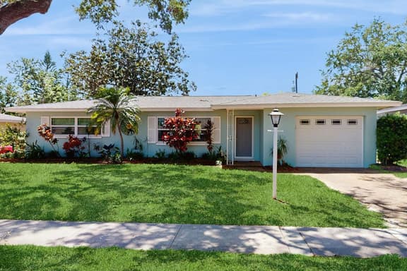 Inviting ranch home near the beach Florida room alfresco dining