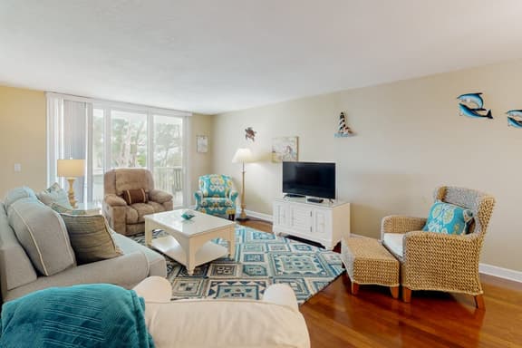 Gulf front steps to the beach snowbird and family friendly pool AC and WIFI