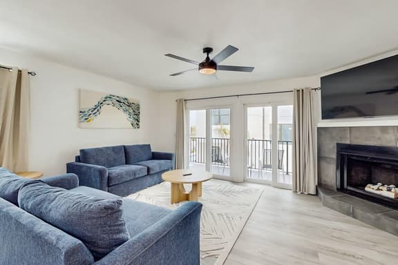 Family and dog friendly steps to the Gulf and beaches shared putting green AC