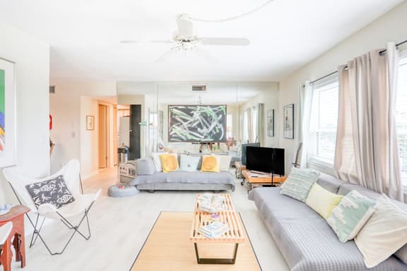 Inviting condo near beach with enclosed balcony WD and AC snowbirds OK