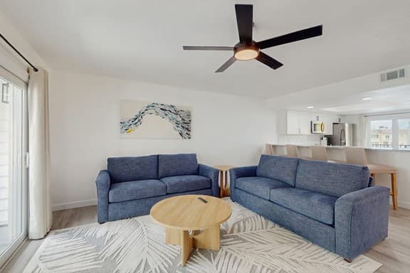 Spacious and dog friendly close to the Gulf and beaches AC WIFI and WD