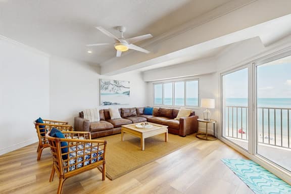 Dreamy condo with panoramic Gulf vIews and beachfront heated pool and spa