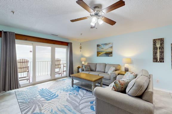 Top floor beachfront condo with Gulf views balcony pool hot tub and bocce