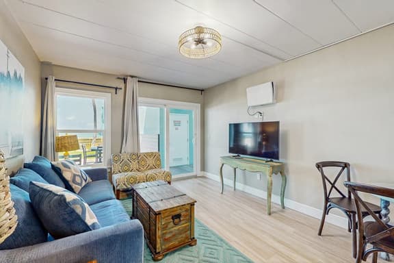 Beachfront condo on ground floor with full kitchen and central AC