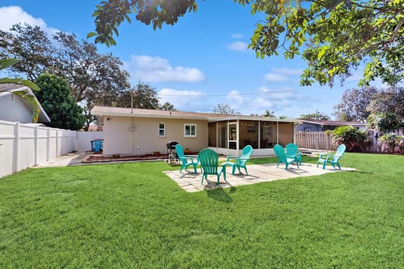 Pinellas Trail Retreat | Near Beaches, Parks & Dining