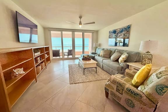 Gulf front condo with amazing views WD resort amenities pool and hot tub