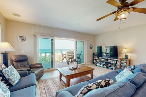 Beachfront corner condo with pool and hot tub easy access to dining