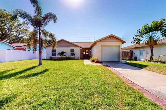 Dog friendly house with patio firepit fenced yard beach gear and AC