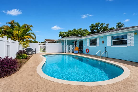 Family and dog friendly home with private pool